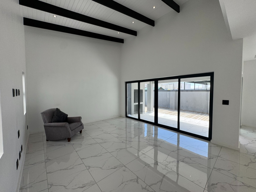 3 Bedroom Property for Sale in Sandown Western Cape